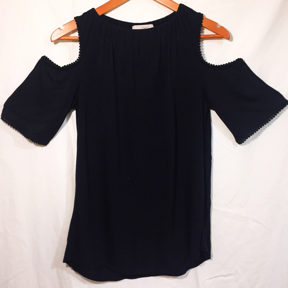 LOFT cold shoulder black top